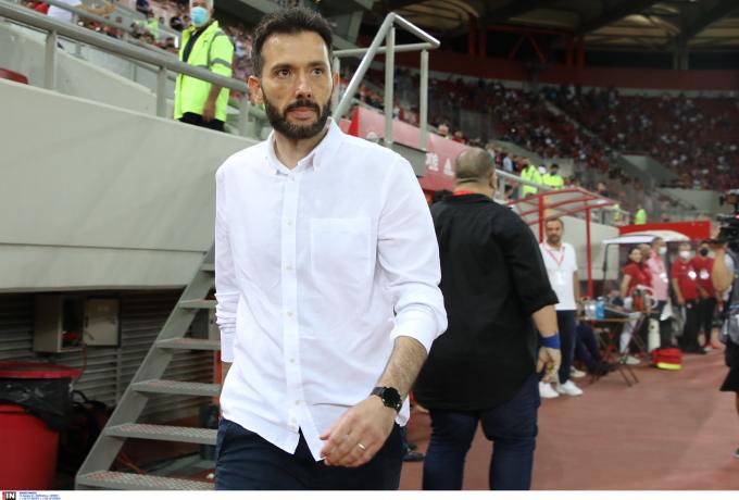 Κάρλος Κορμπεράν: Βρίσκομαι εδώ για να βελτιώσω πράγματα – Τι είπε στους παίκτες