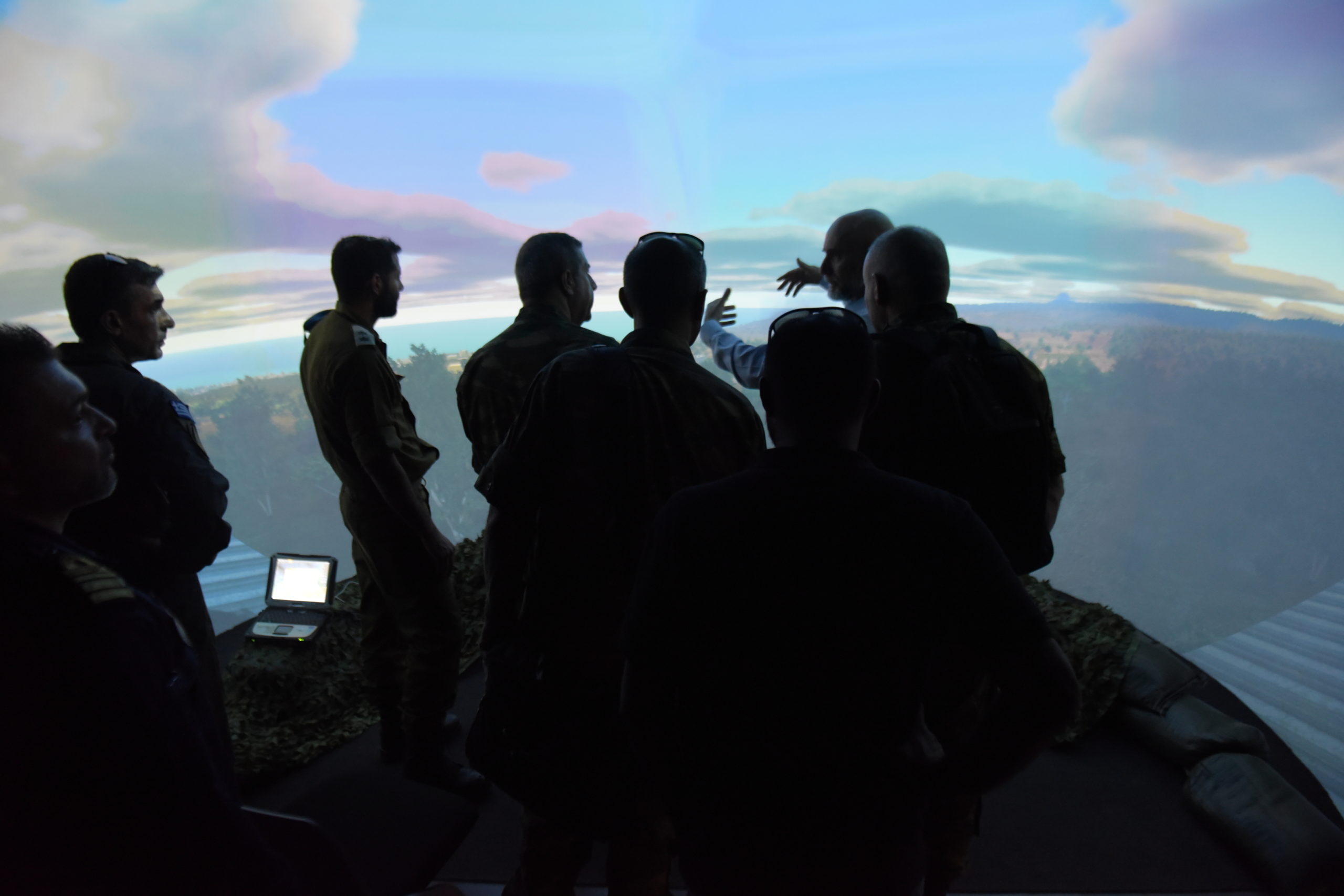 Στο Ισραήλ ο Αρχηγός ΓΕΣ με φόντο τα Apache και τα Spike NLOS 