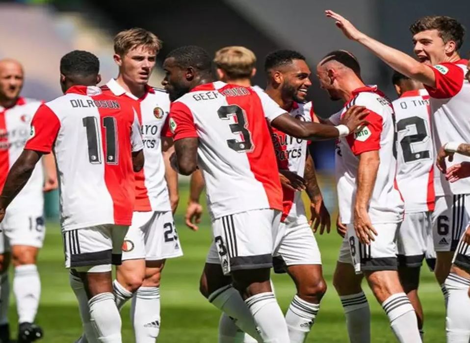 Ολλανδία: «Καταιγίδα» η Φέγενορντ στο Άρνεμ