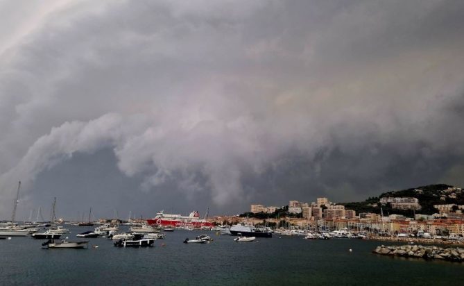 Κακοκαιρία στη Γαλλία