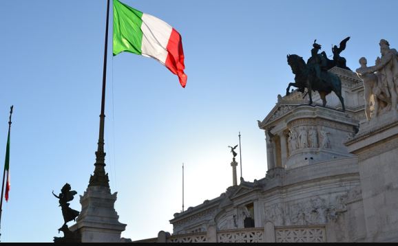 Ιταλία: Η κεντροδεξιά απόλυτο «φαβορί» των βουλευτικών εκλογών σύμφωνα με τους δημοσκόπους