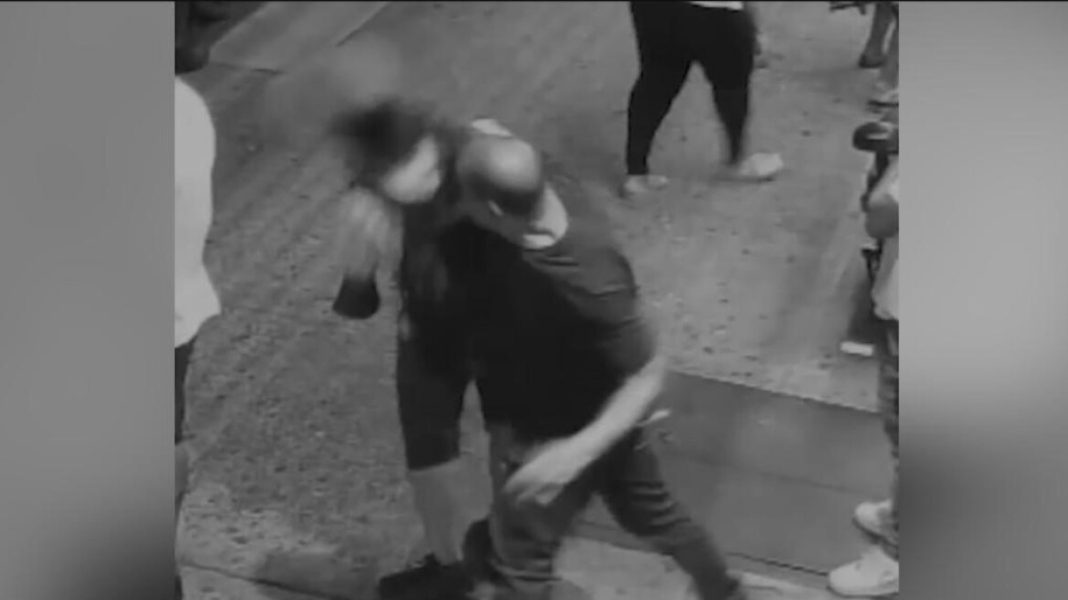 Βίντεο σοκ στη Νέα Υόρκη: Άγριος ξυλοδαρμός χωρίς αιτία – Σε κρίσιμη κατάσταση το θύμα