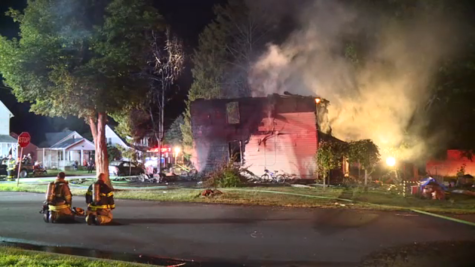 Πενσυλβάνια: Πυροσβέστης είδε την οικογένειά του να πεθαίνει – 10 νεκροί από φωτιά σε σπίτι