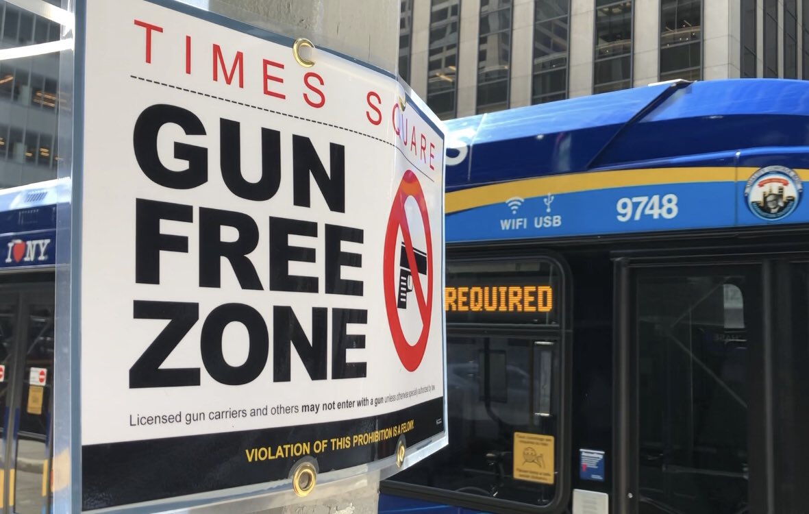 Times Square όπλα