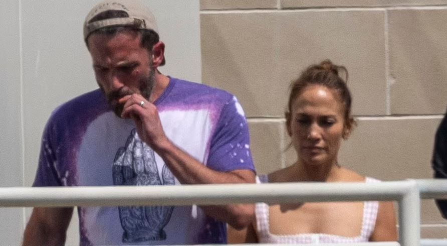 Τζένιφερ Λόπεζ – Μπεν Άφλεκ: Αναστάτωση στη γαμήλια δεξίωση – Στο νοσοκομείο η μητέρα του ηθοποιού