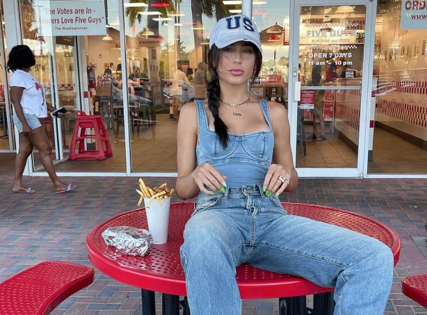 Denim style: Πώς θα φορέσουμε την τάση με τα τζιν τη φετινή σεζόν;