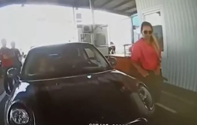 Ρωσία: «Αυτή είναι η δολοφόνος της Ντούγκινα» – Βίντεο από την FSB με τις κινήσεις της ύποπτης