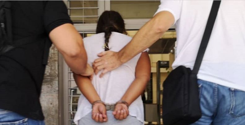 Θεσσαλονίκη: Προφυλακιστέα η 25χρονη που μαχαίρωσε την 27χρονη “τυφλωμένη” από ζήλια