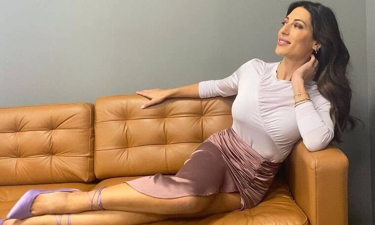 Κορμάρα η Φλορίντα Πετρουτσέλι – Οι πόζες με μαγιό στο Μεγανήσι