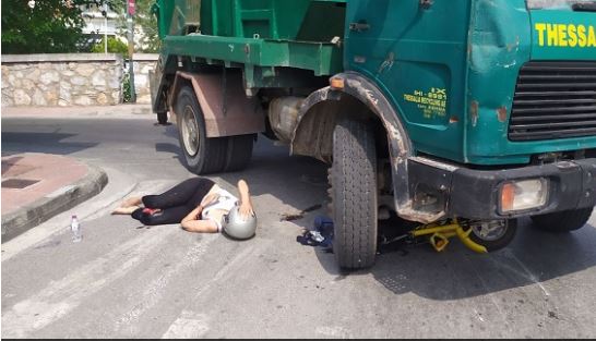 φορτηγό παρέσυρε δικυκλίστρια στον Βόλο