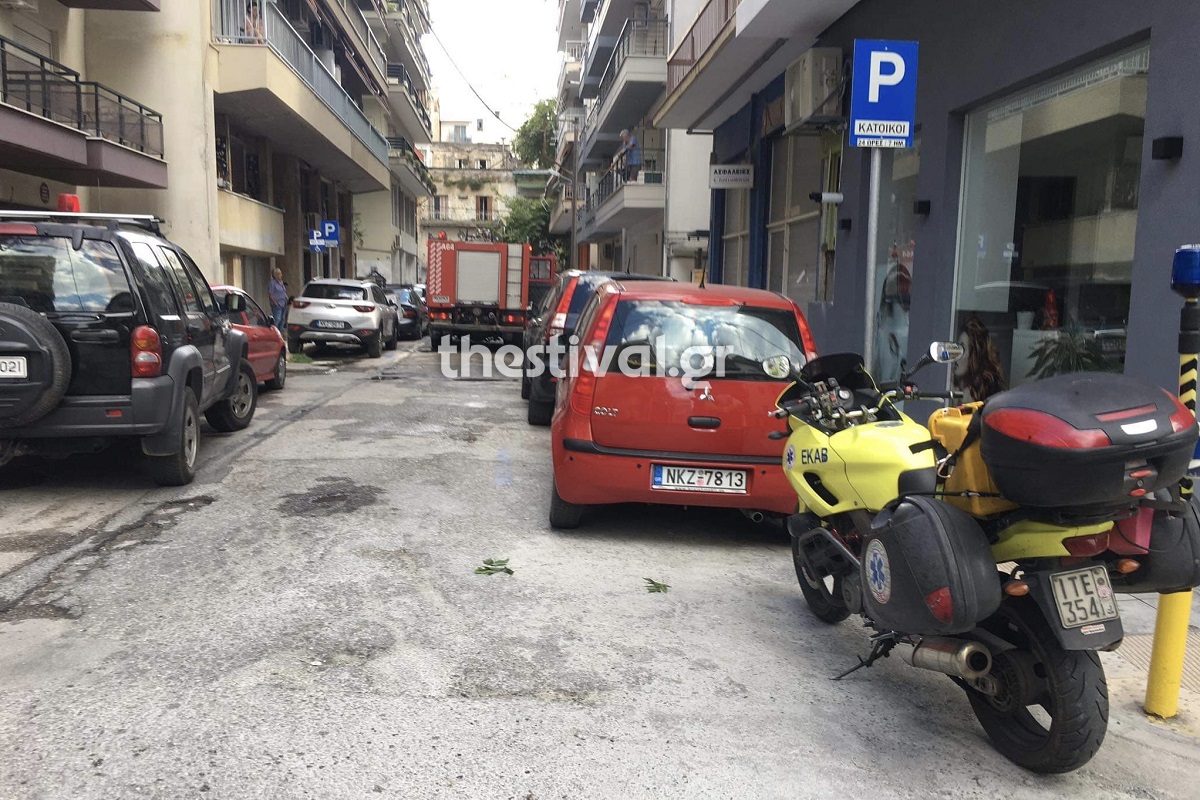 Σοκ στην Θεσσαλονίκη: Άνδρας βρέθηκε κρεμασμένος σε διαμέρισμα που άρπαξε φωτιά