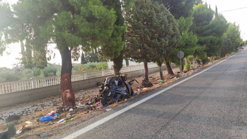 Τροχαίο στο Γαλαξίδι: Θρήνος για τα δύο νέα παιδιά – Σοκάρουν οι εικόνες από το σημείο του δυστυχήματος