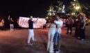 Θεσσαλονίκη: Πρόταση γάμου με… πανό και πυρσούς – ΒΙΝΤΕΟ