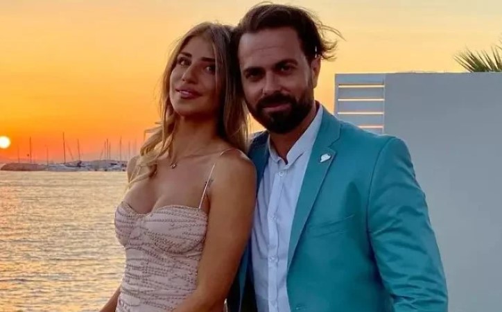 Η Αναστασία Δεληγιάννη στην αγκαλιά του Ηλία Βρεττού