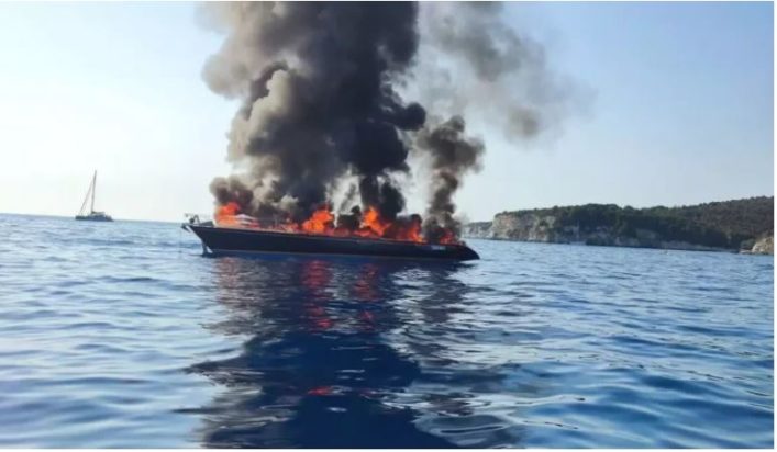 φωτιά σε ιστιοφόρο