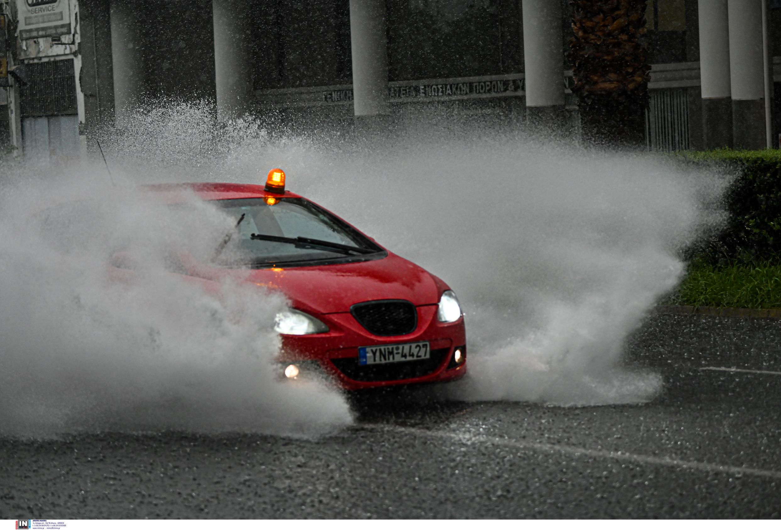 Καιρός: «Πνίγηκε» η Αττική από την κακοκαιρία – Συναγερμός για την επιδείνωση των φαινομένων – ΒΙΝΤΕΟ αναγνωστών