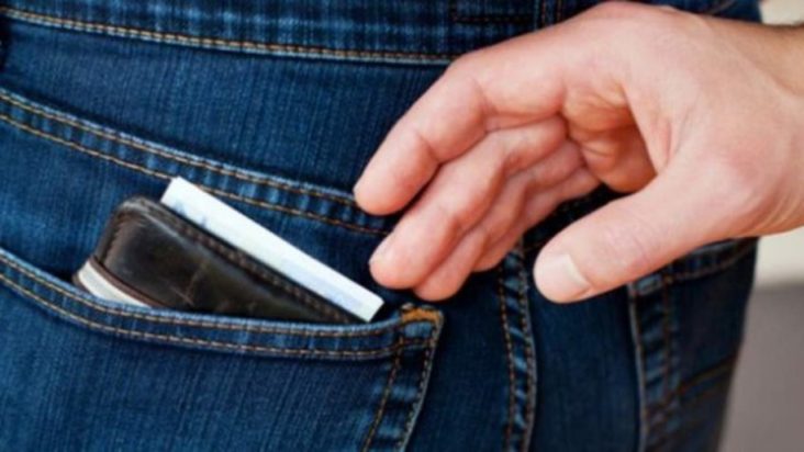 κλοπή πορτοφολιού