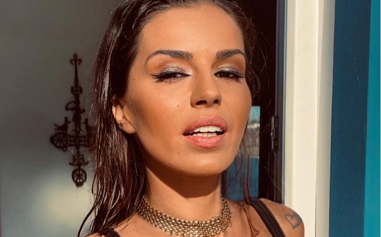 Χριστίνα Κολέτσα: Ανέβασε την θερμοκρασία με το μαγιό της – Στη θάλασσα την Καθαρά Δευτέρα