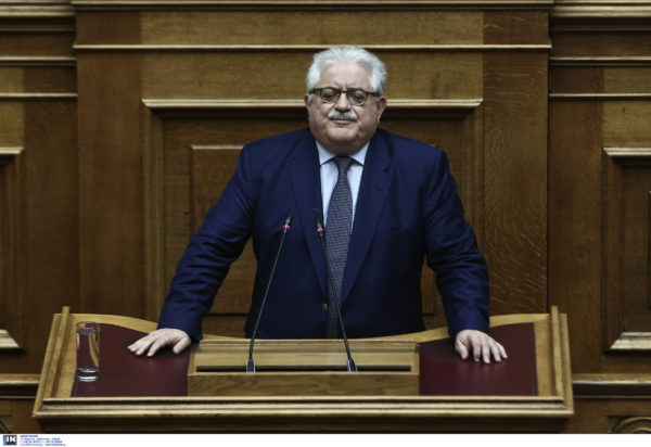 Κώστας Τζαβάρας