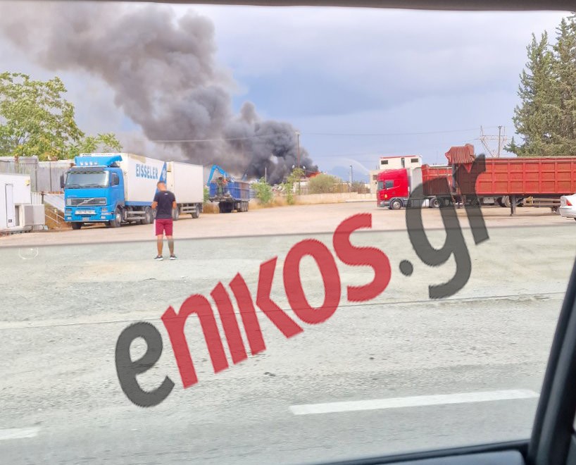 Φωτιά ΤΩΡΑ σε επαγγελματικό χώρο στην Μάνδρα – ΦΩΤΟ αναγνώστη