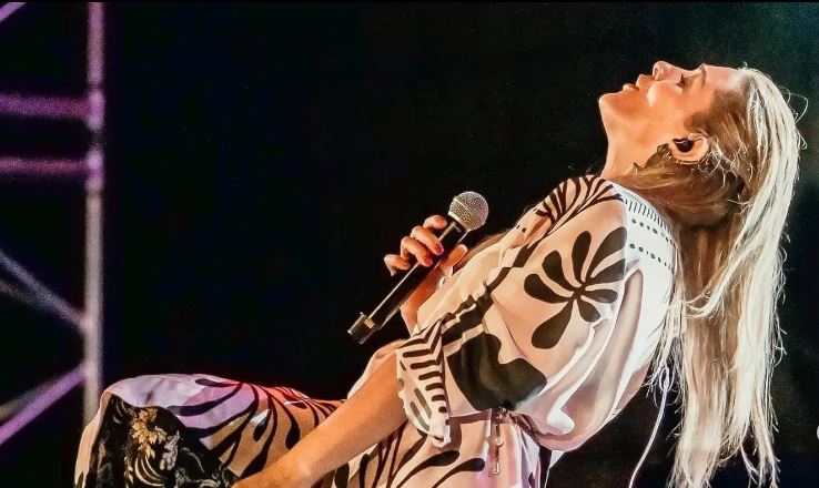 Ξάφνιασε η Νατάσσα Μποφίλιου: Πήρε φάρμακα για να μπορέσει να τραγουδήσει στο Κάστρο Πλαταμώνα