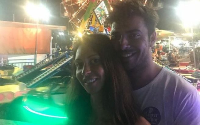 Η Διονυσία Γεωργιάδου στην αγκαλιά του Πάνου Νάτση