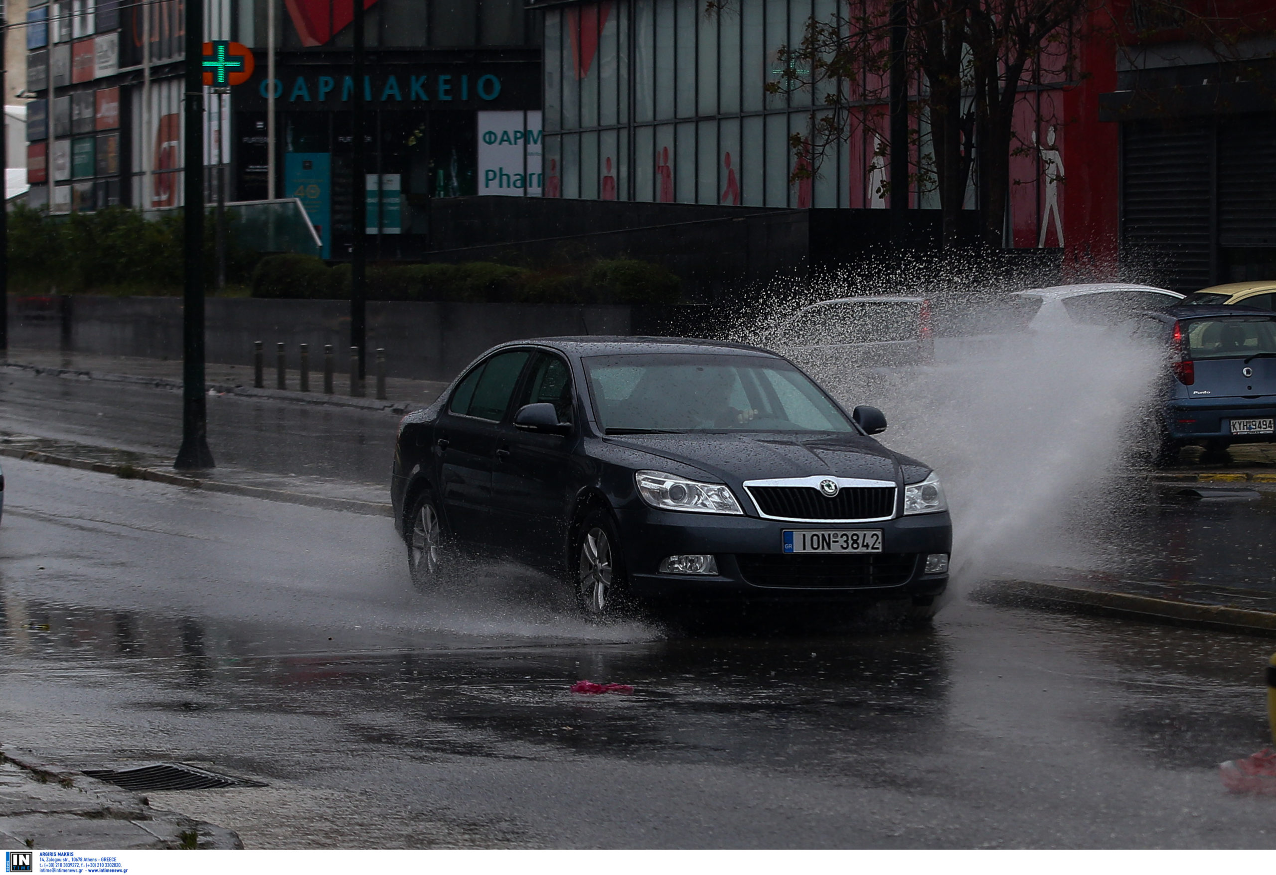 Κακοκαιρία: Αποκαταστάθηκε η κυκλοφορία των οχημάτων στην Πειραιώς