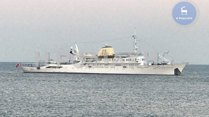Η θρυλική θαλαμηγός του Αριστοτέλη Ωνάση "Christina O" έριξε άγκυρα στη Ρόδο