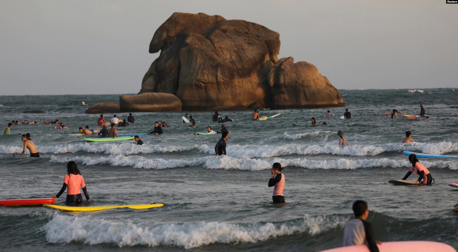 Κίνα: 80.000 τουρίστες έχουν εγκλωβιστεί στη «Κινεζική Χαβάη» λόγω lockdown