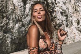 Η Σοφιάνα Αβραμάκη με μπικίνι