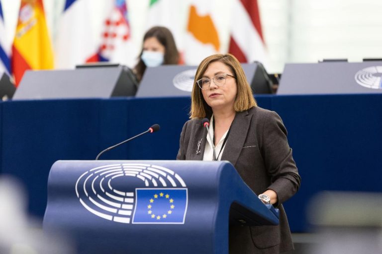 Μαρία Σπυράκη: Ήμουν θύμα κυβερνοεπίθεσης στο Ευρωκοινοβούλιο