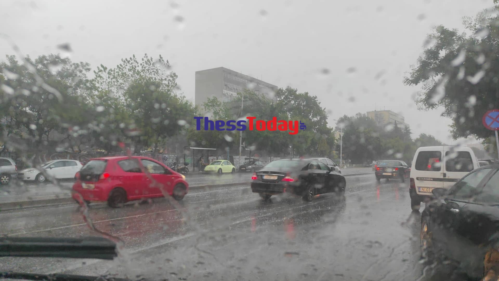 Κακοκαιρία: Καταιγίδα και χαλάζι στην Θεσσαλονίκη – ΦΩΤΟ και ΒΙΝΤΕΟ