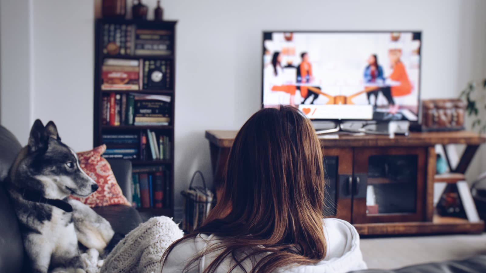 Πόσες ώρες βλέπετε τηλεόραση; – Κίνδυνος για άνοια