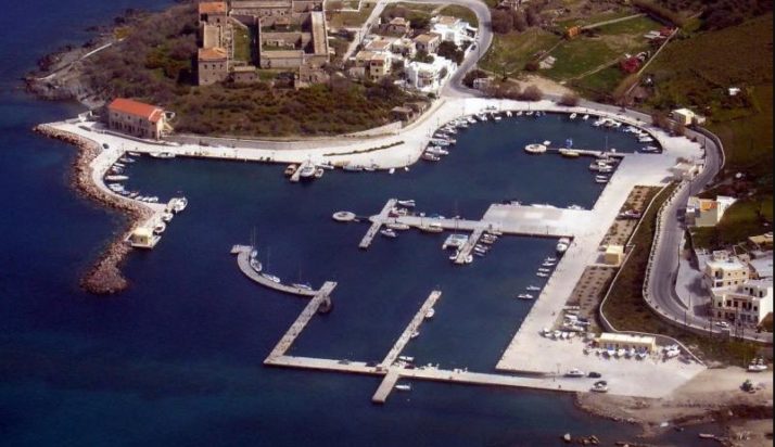 Τουριστικός λιμένας- Σύρος