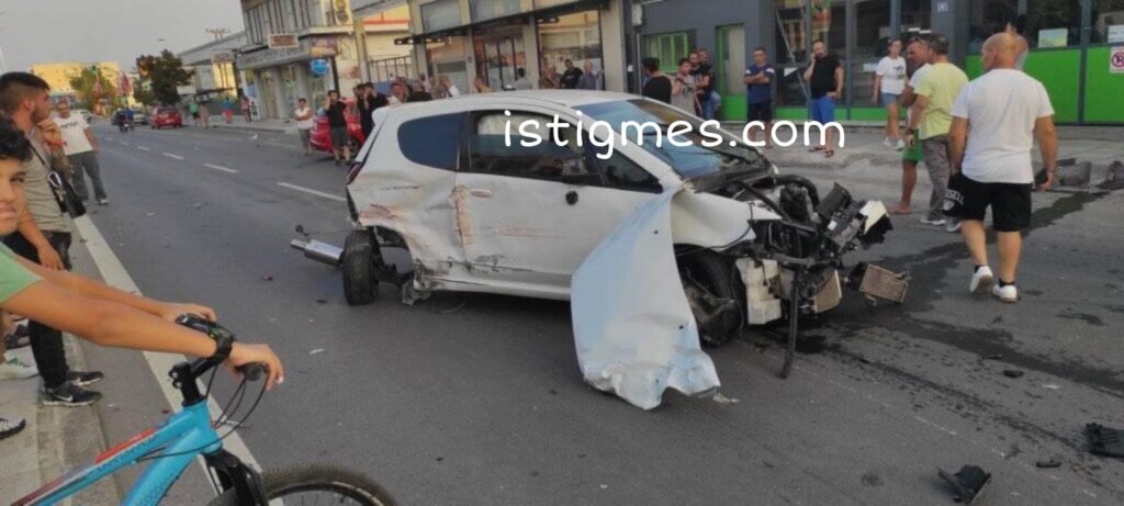 Βόλος: Βίντεο – σοκ από το τροχαίο με τρία αυτοκίνητα