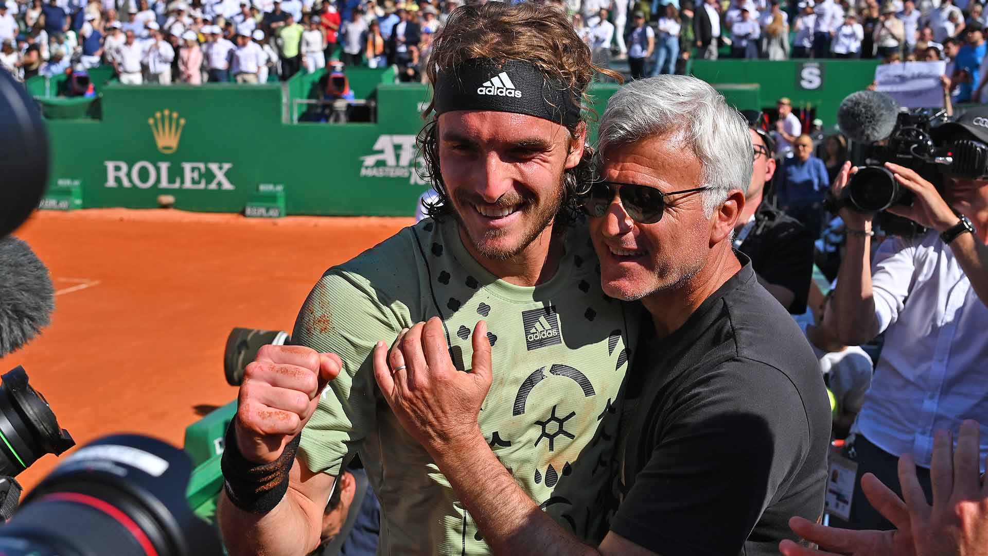 Στέφανος Τσιτσιπάς: Έκανε δώρο στον πατέρα του μια Aston Martin DBX αξίας 240.000 ευρώ