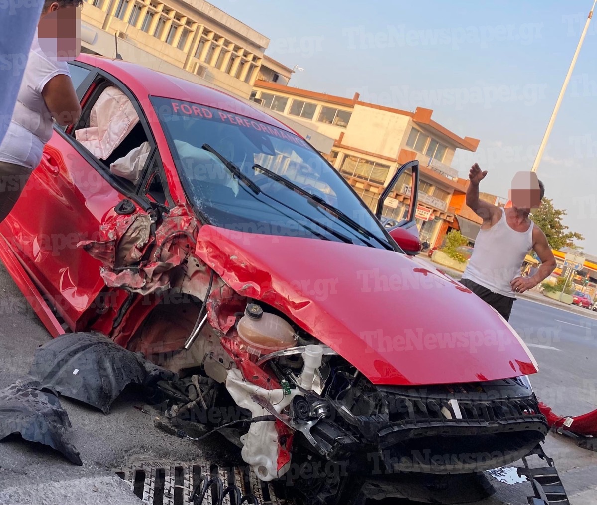 Βόλος: Καραμπόλα τεσσάρων αυτοκινήτων με δύο τραυματίες – ΦΩΤΟ και ΒΙΝΤΕΟ