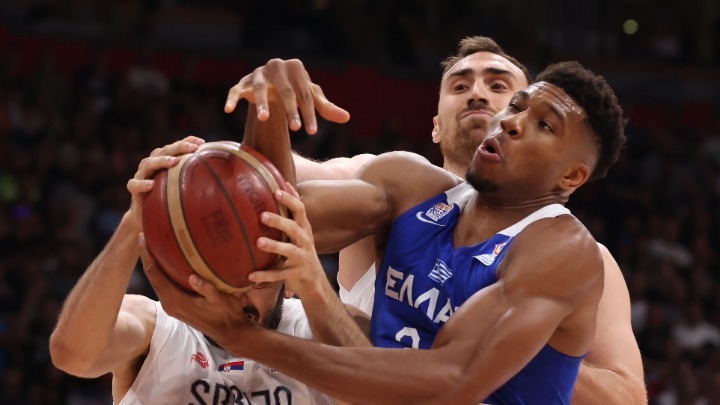 Σερβία – Ελλάδα 100-94 (87-87 κ.δ): Ήττα στις λεπτομέρειες με μυθικό Γιάννη