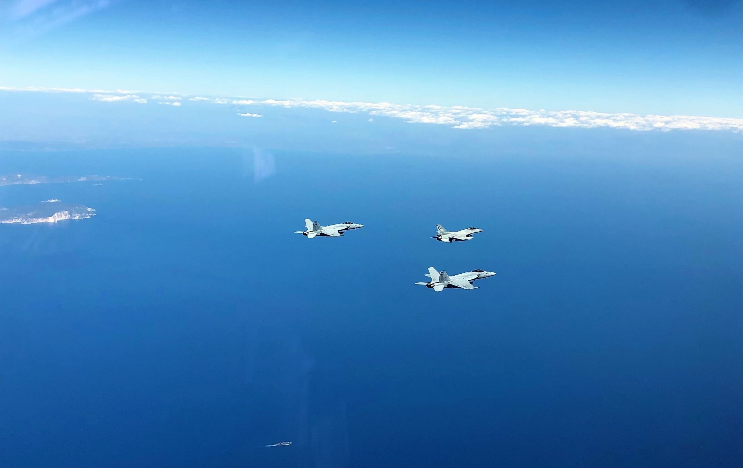 Ελληνικά και αμερικανικά μαχητικά ταρακούνησαν το Ιόνιο