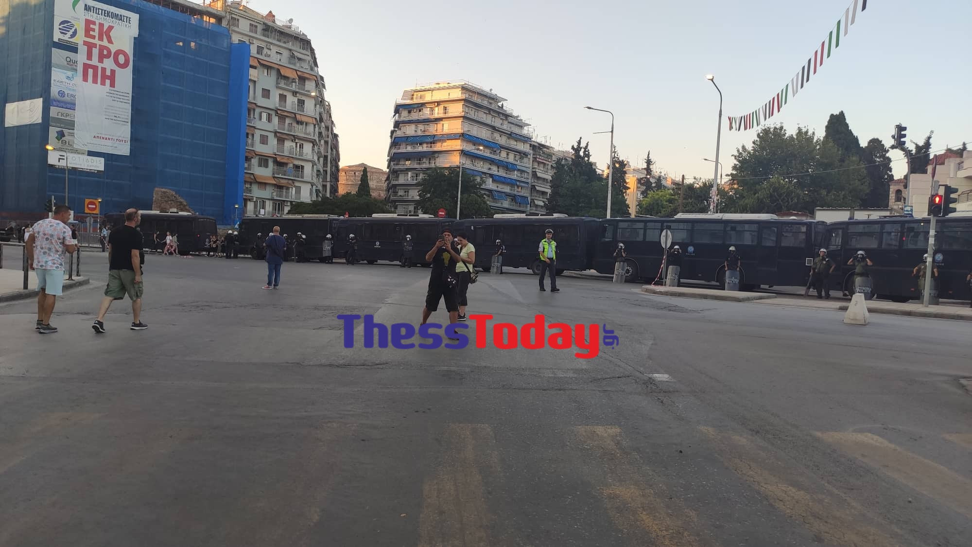Θεσσαλονίκη: Αστυνομικά μπλόκα στους διαδηλωτές – 3 προσαγωγές