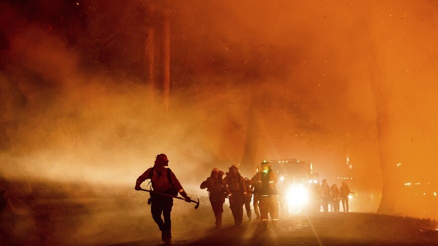 ΗΠΑ: Σαρώνεται η Καλιφόρνια από φωτιές και από τροπική καταιγίδα