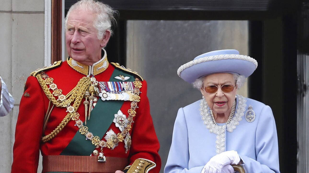 Βασιλιάς Κάρολος: Η εξωφρενική λίστα με τις καθημερινές απαιτήσεις του και το παρατσούκλι «χαϊδεμένος πρίγκιπας»