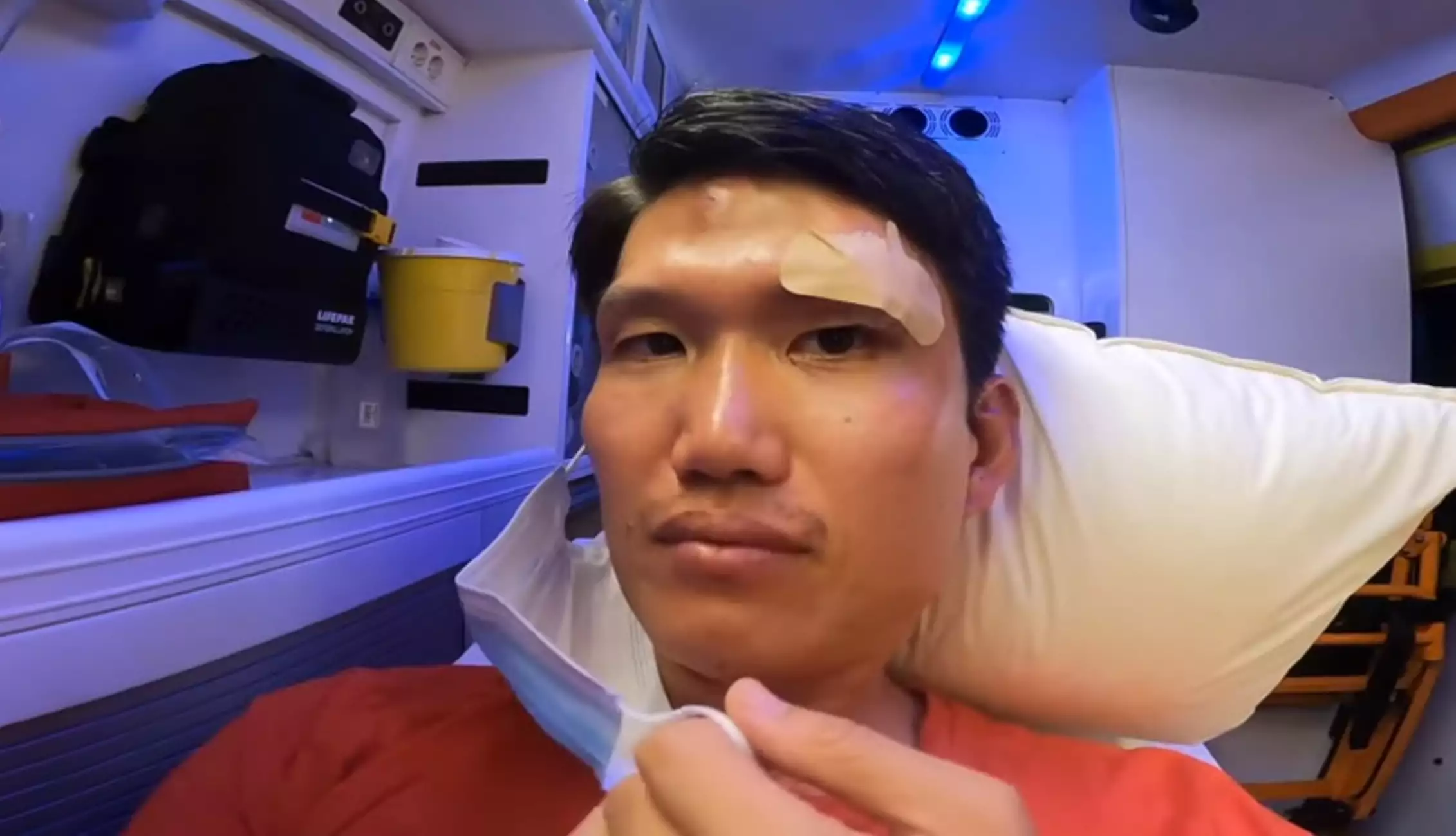 Συνελήφθη 19χρονος για την επίθεση στον 38χρονο youtuber έξω από το γήπεδο “Γ.Καραϊσκάκης “