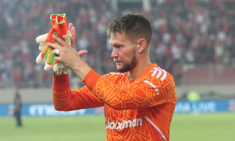 Ολυμπιακός: Εκτός έως και τρεις μήνες ο Βατσλίκ – Υπέγραψε ο Πασχαλάκης