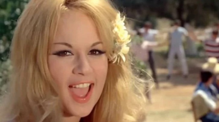 Αλίκη Βουγιουκλάκη