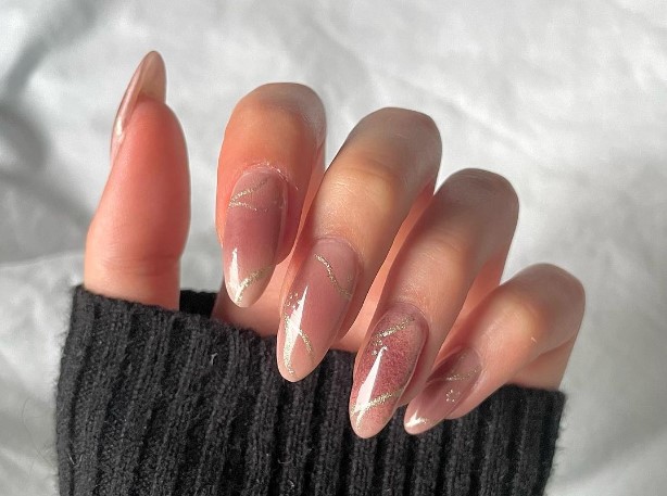 Blush nails
