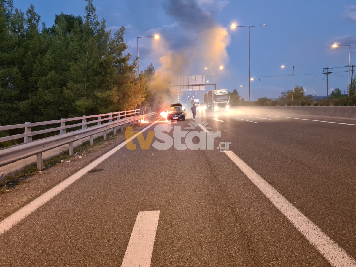 φωτιά σε αυτοκίνητο
