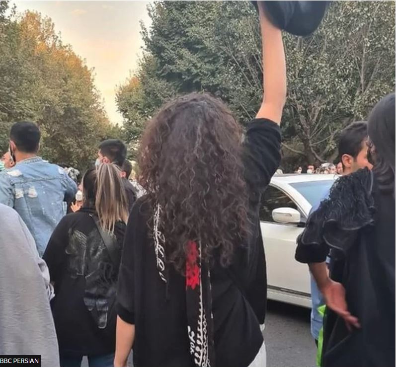 Αστυνομία Ηθών: Ο εφιάλτης στους δρόμους του Ιράν – «Έτσι εφαρμόζουμε τη Σαρία»