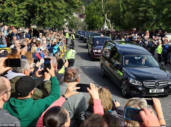 πομπή βασίλισσα Ελισάβετ