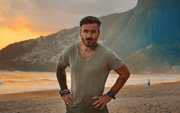 Γιώργος Μαυρίδης τατουάζ για Μόλυ